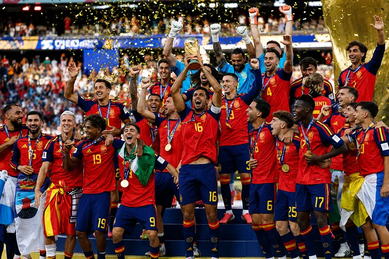 Hai chức vô địch năm 2010 và 2026 đưa Tây Ban Nha gia nhập nhóm đội tuyển có hai cúp thế giới