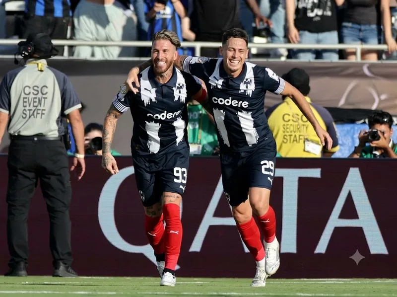 Sau khi rời Real Madrid, Sergio Ramos tiếp tục thi đấu cho PSG, trở lại Sevilla rồi chuyển tới Monterrey trước khi trở thành cầu thủ tự do.